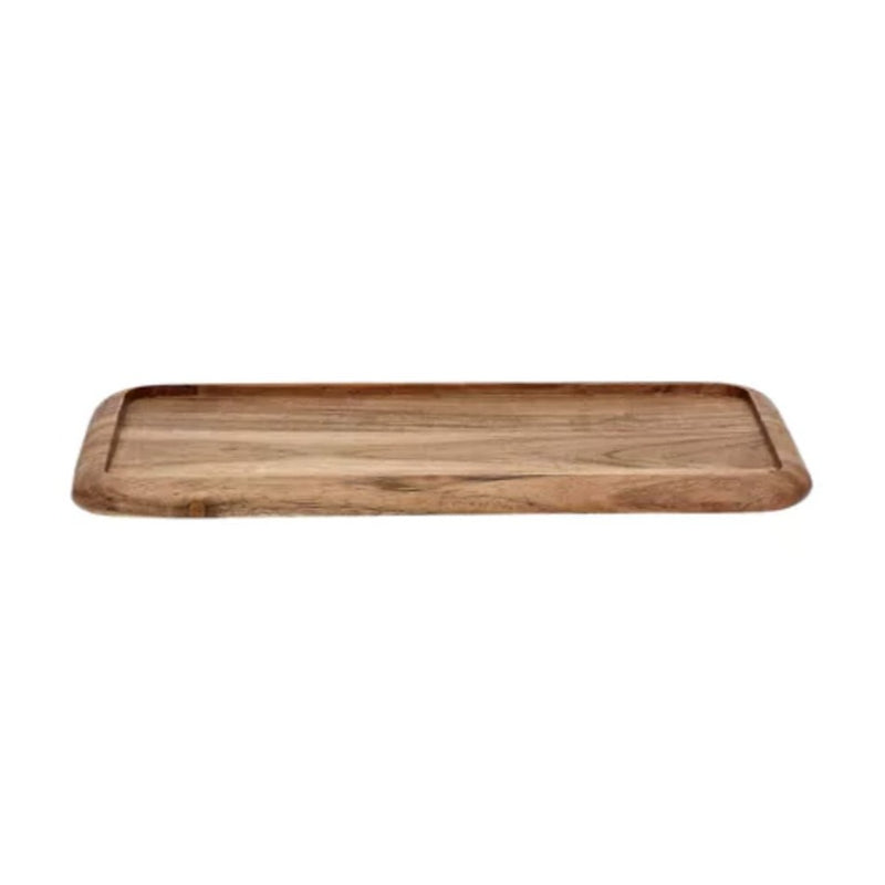 petit plateau rectangle en bois devant un fond blanc 