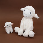 Peluche mouton maman et son bébé