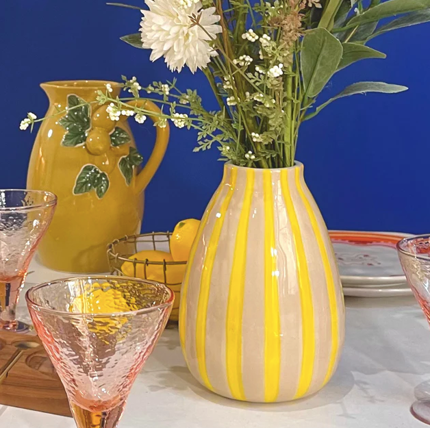 Vase rayures jaune oval