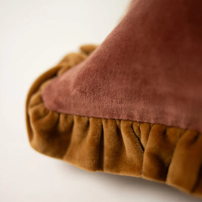 Coussin à froufrous