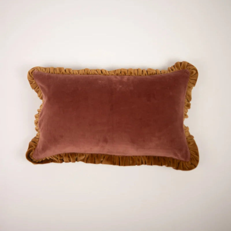 Coussin à froufrous
