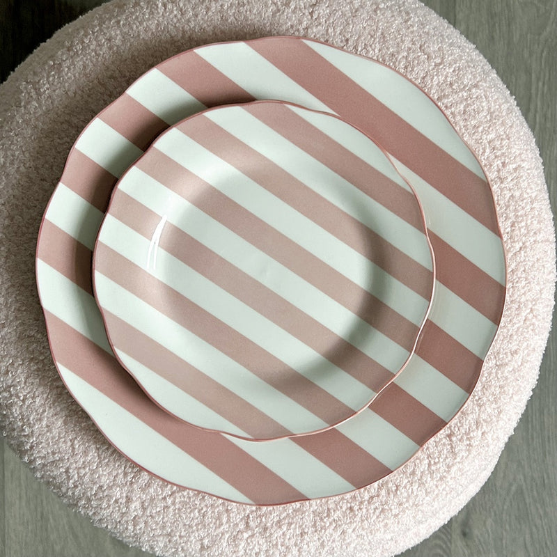 Set de 4 petites assiettes roses