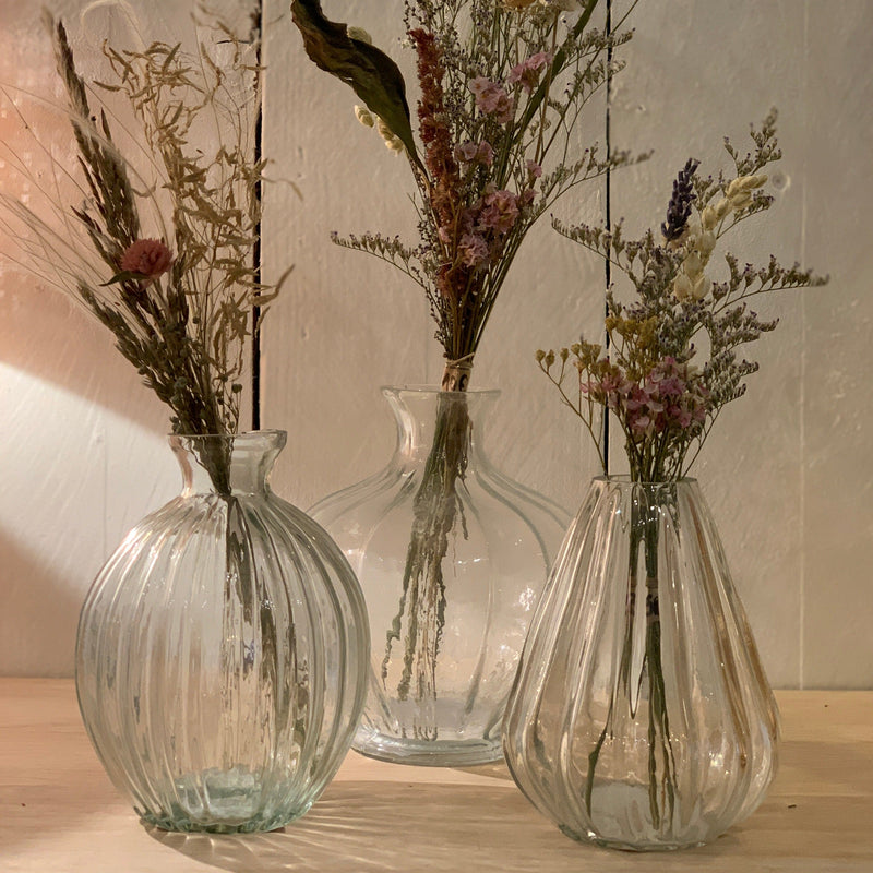 Petit vase en verre transparent