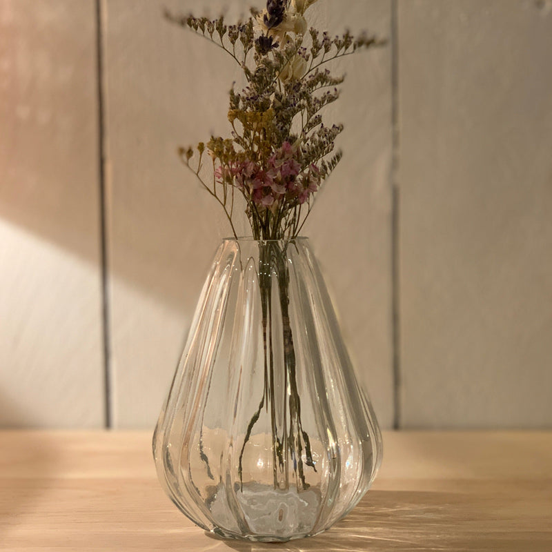 Petit vase en verre transparent