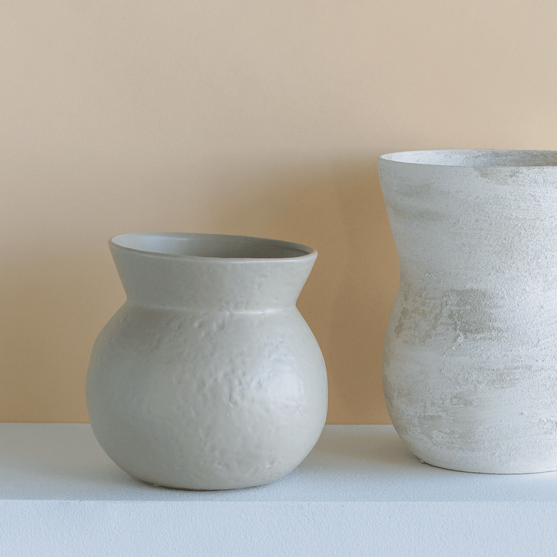 Vase organique en céramique beige